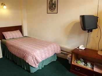 Victoria Inn Алстон Экстерьер фото