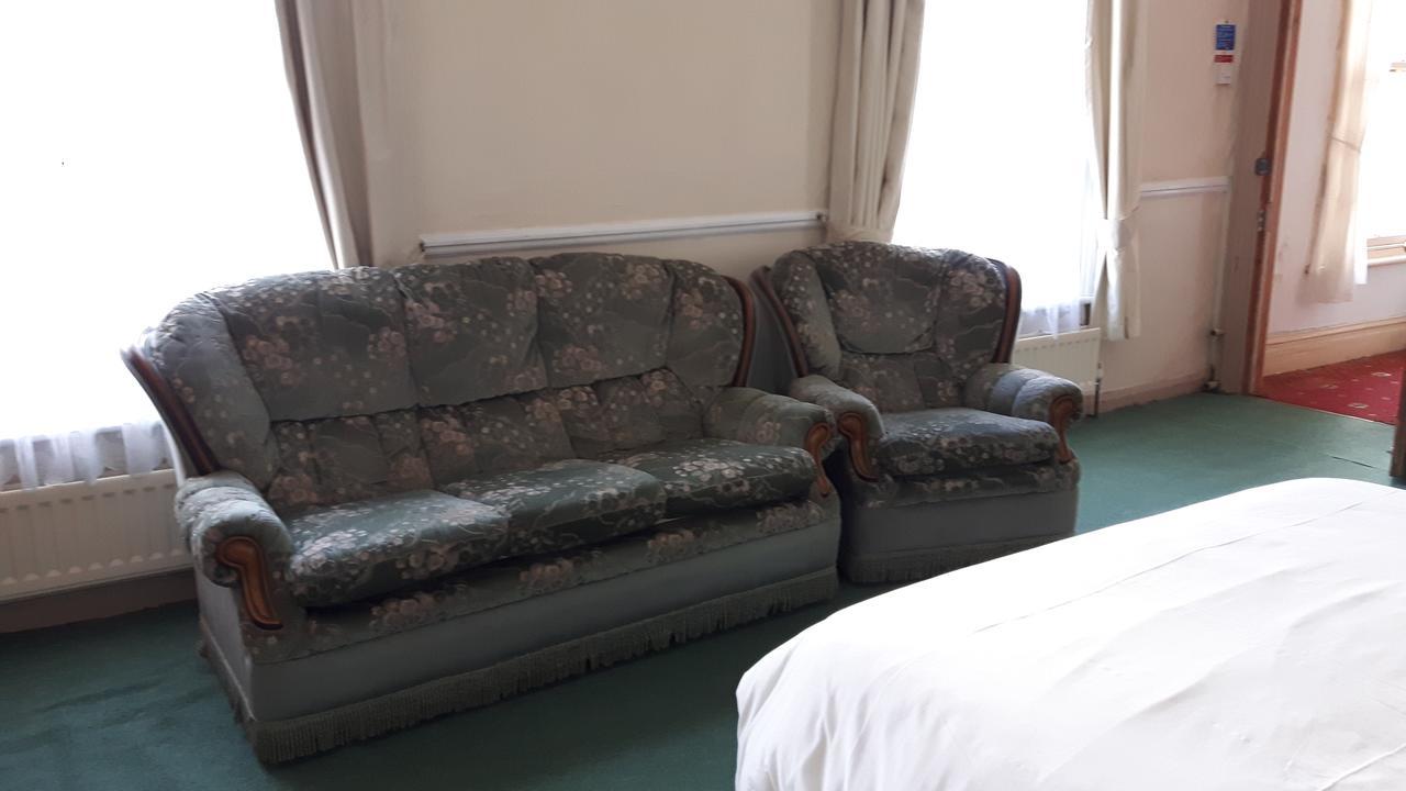 Victoria Inn Алстон Экстерьер фото